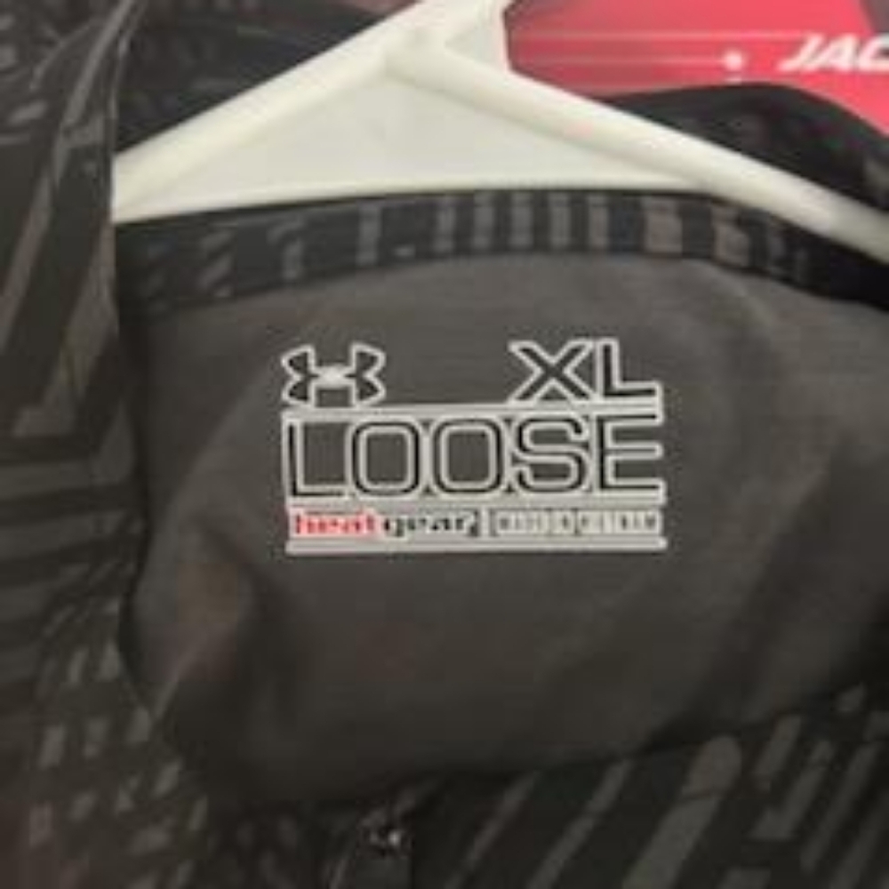 Under Armor pull over - Picture 3 of 3